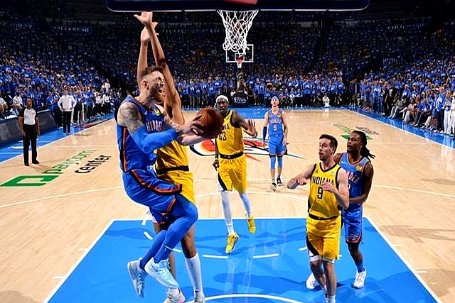 雷火电竞app-雷霆大将助攻连连，率队轻松战胜对手的简单介绍