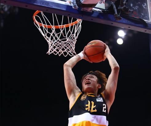 雷火电竞-河南队再夺胜利，丁彦雨航成为队内得分王