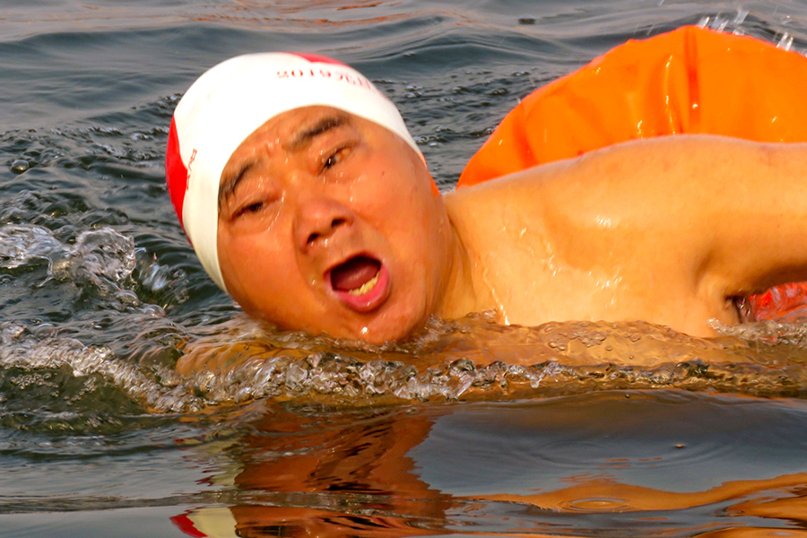 雷火电竞网站-中国游泳选手的无畏拼搏，感染现场观众的简单介绍