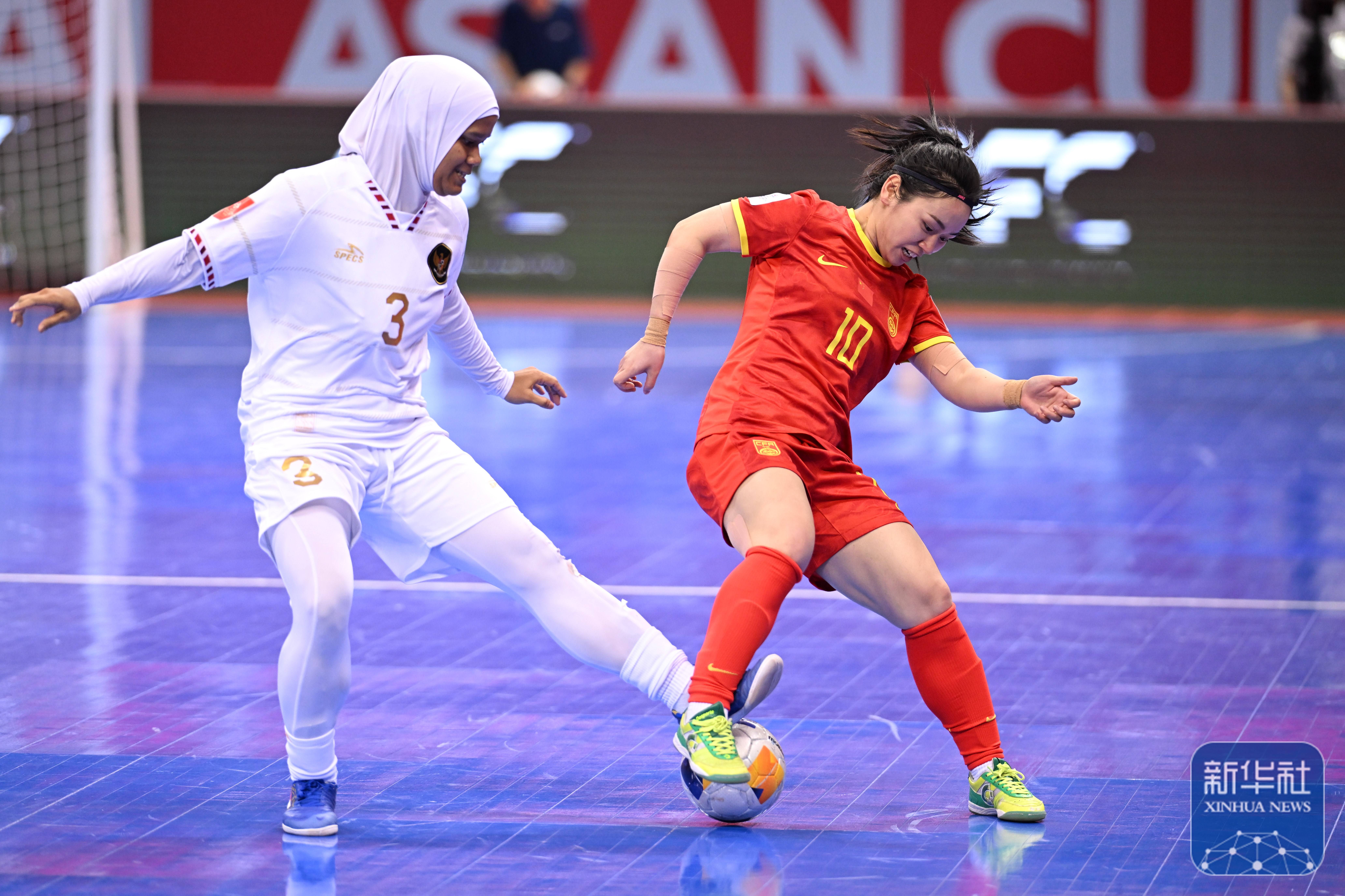 大型足球比赛中,女子队表现亮眼 大型足球比赛中,女子队表现亮眼