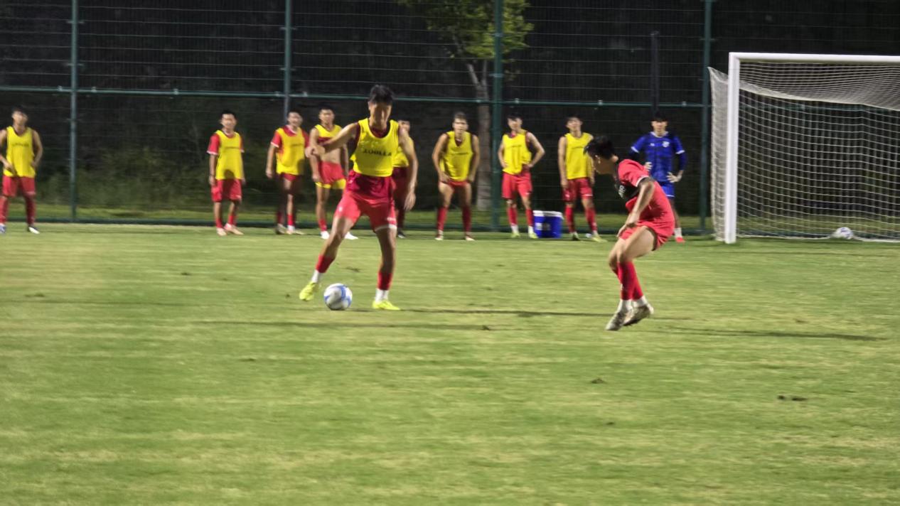 士气高昂,球队备战全力以赴的简单介绍 士气高昂,球队备战全力以赴的简单介绍