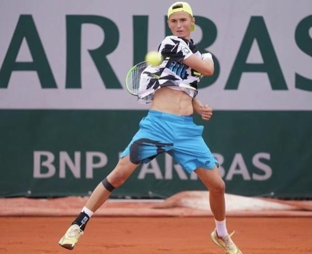 瑞士运动员夺冠男子单打网球