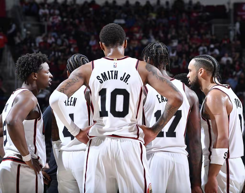 包含湖人鏖战火箭，西亚卡姆关键制胜的词条