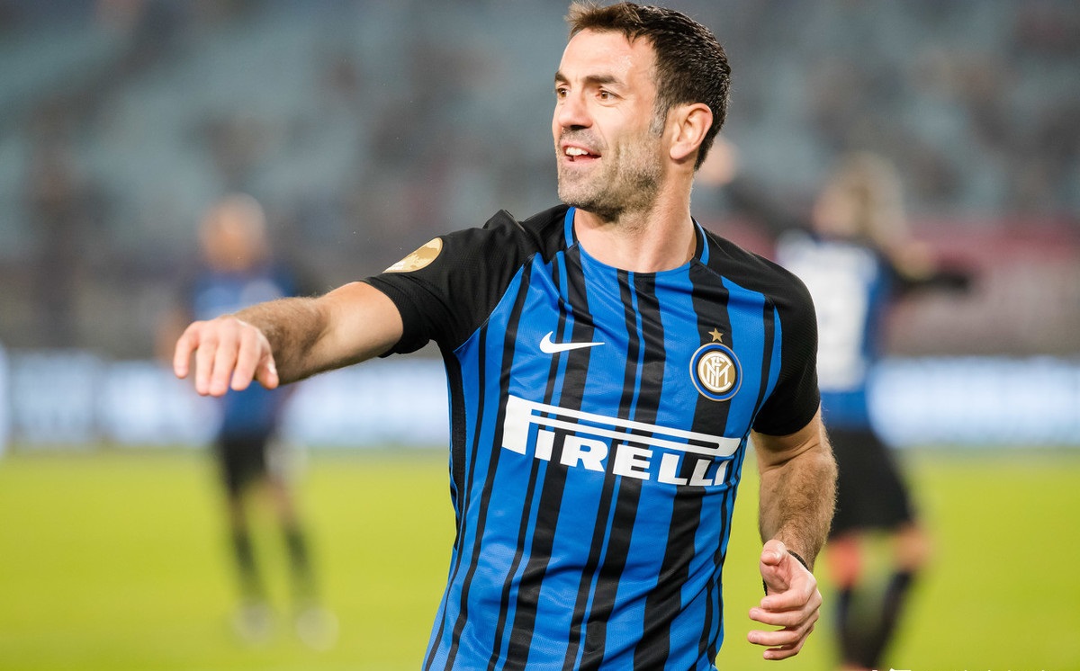 卡利亚里主场平局，势均力敌