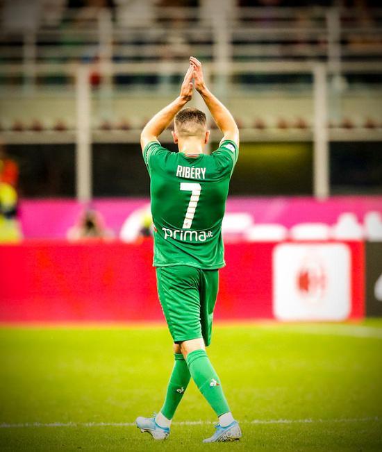 雷火电竞网站-球队球员康复出战，赢得掌声