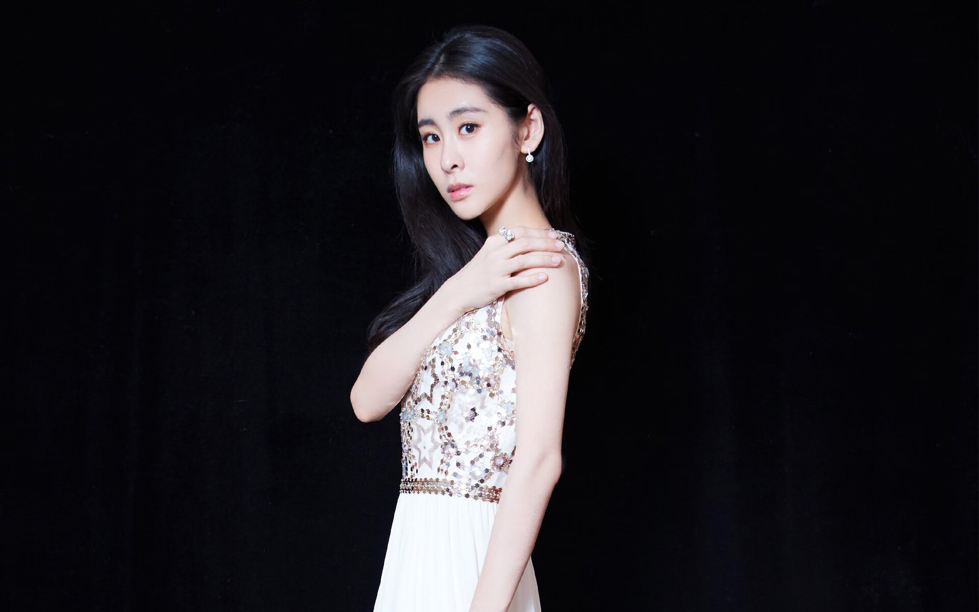 雷火电竞app-末节哲学家，当哈登的指尖触到广东队的灵魂