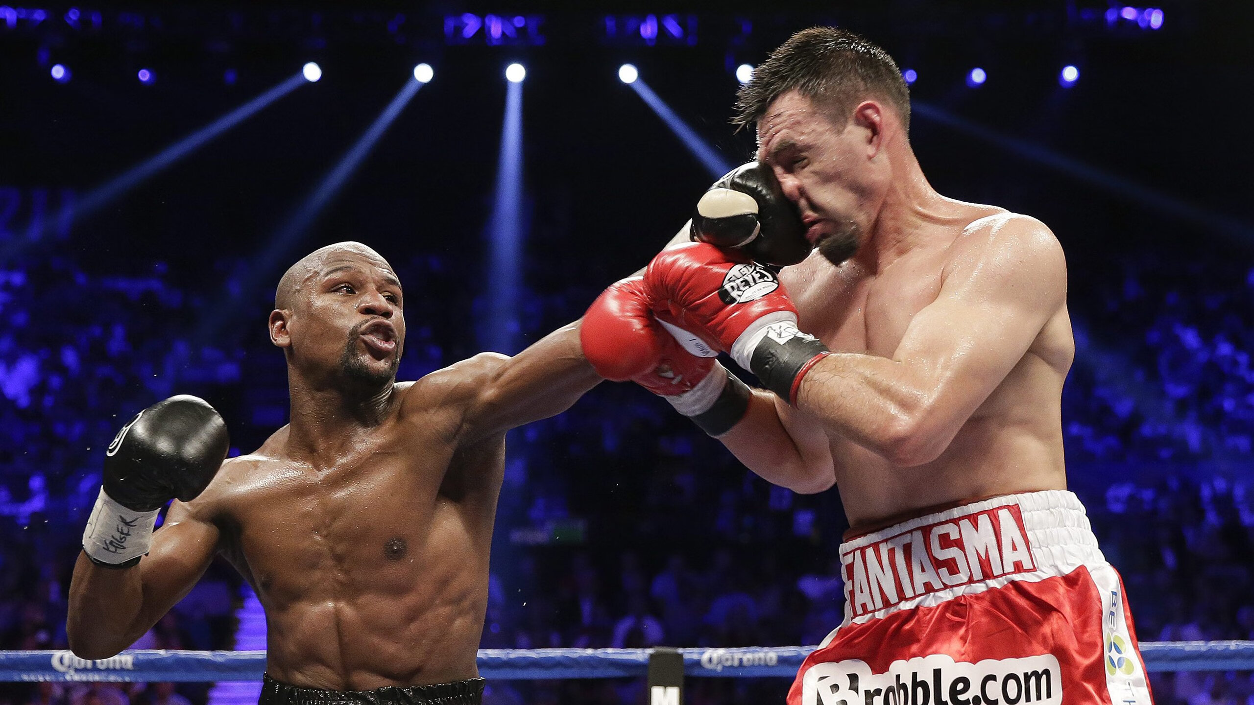 平行时空的欧冠奇迹，当阿圭罗身披黑白衫