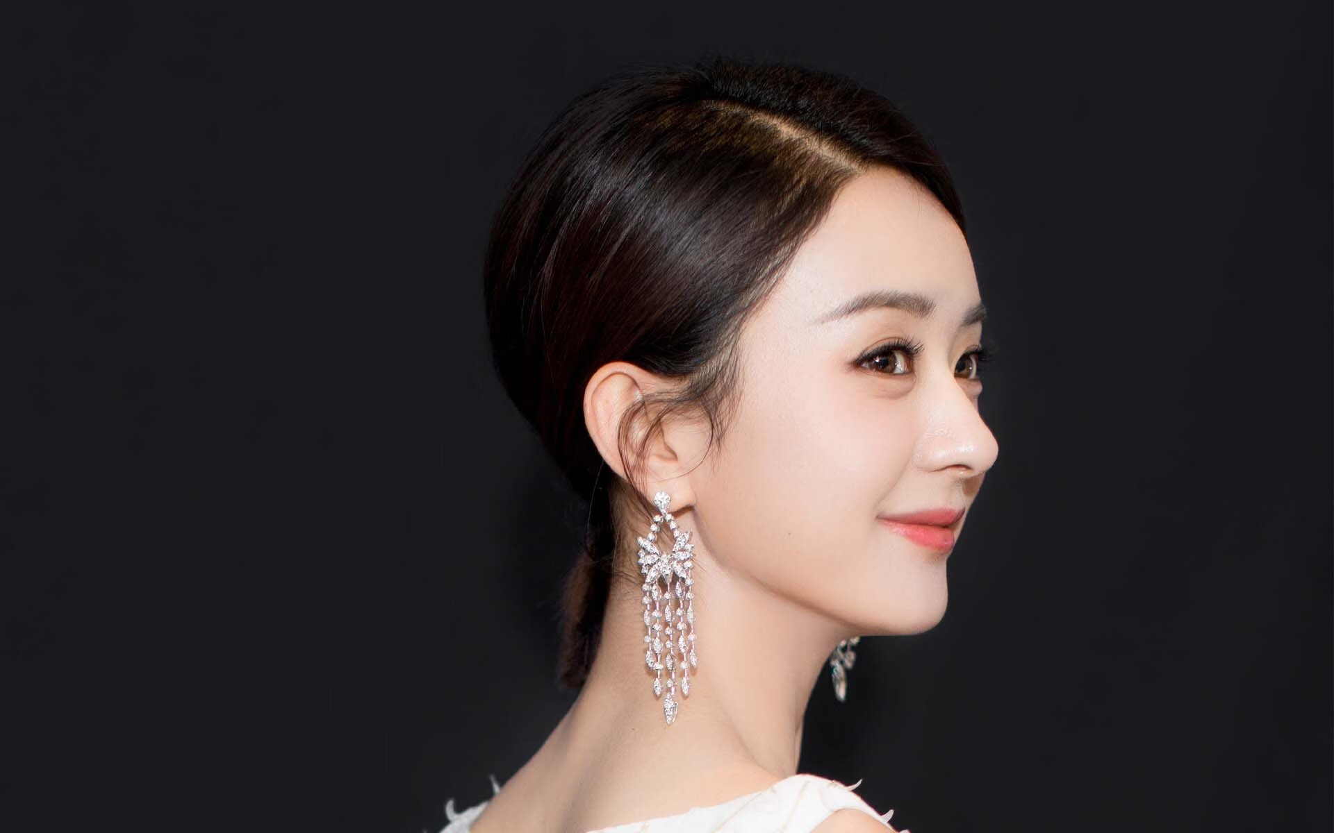 虚拟交锋，莫兰特对阵辽宁队展现完美技艺，这跨越时空的对决教会我们什么？